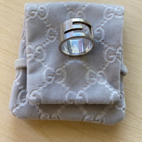 100% AUTHENTIC GUCCI SILVER STERLING RING SIZE 5 1/2 - Picture 8 of 9